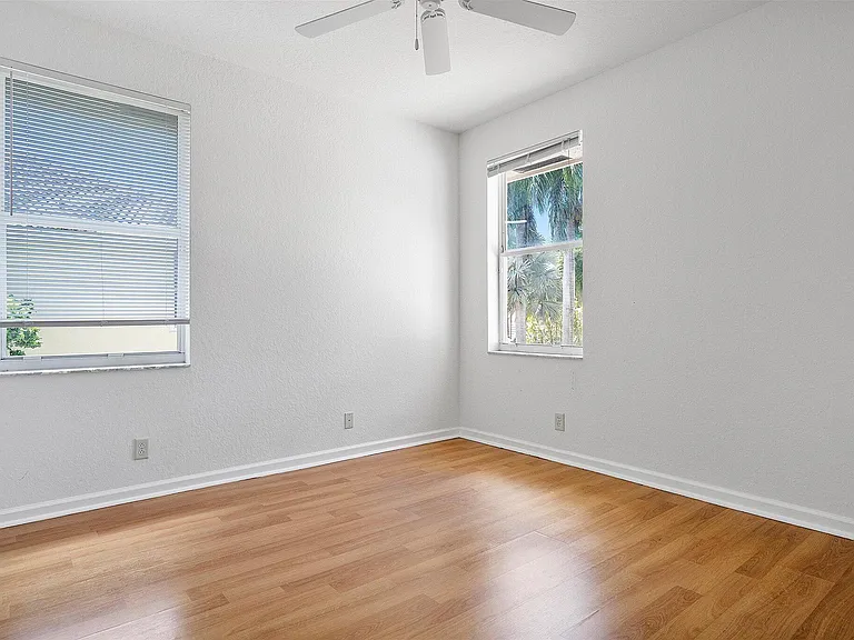 2013 Harbor View Cir — Photo 36
