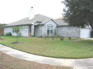 7703 Hunters Peak Ln, Baytown, TX 77523