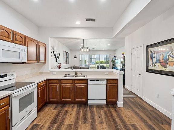 4th image of 2521 GALLIANO CIRCLE