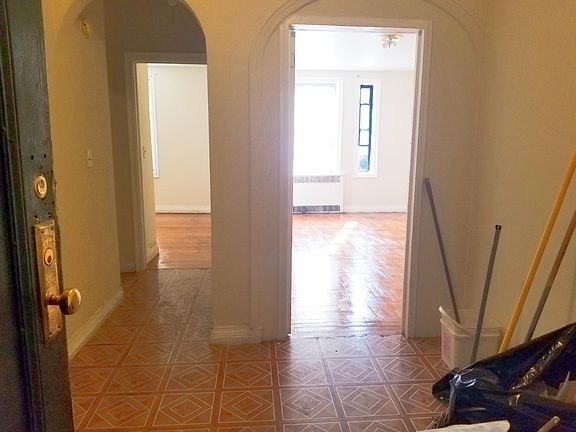 4th image of 3338 Parsons Blvd APT 1E