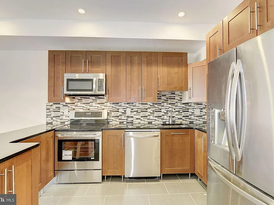 335 H St NE #1
