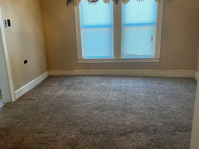 2821 Grim Ave — Photo 6