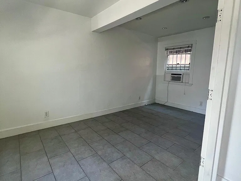 1152 N Sycamore Ave #5 — Photo 8