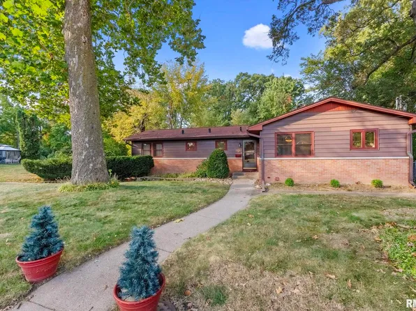 2705 4th Street Ct, East Moline, IL 61244