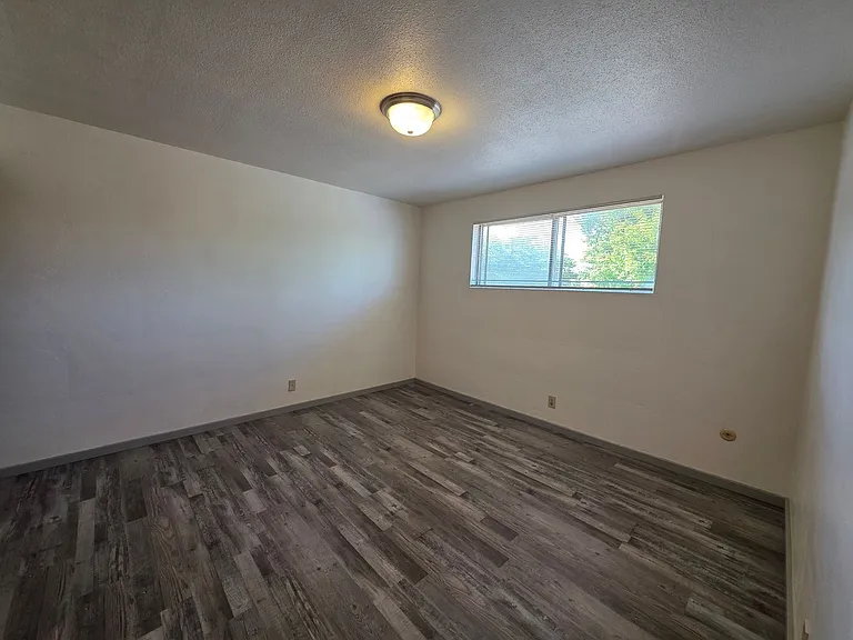 2785 Oak St — Photo 14