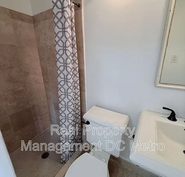 1316 New Hampshire Ave NW #702 — Photo 8