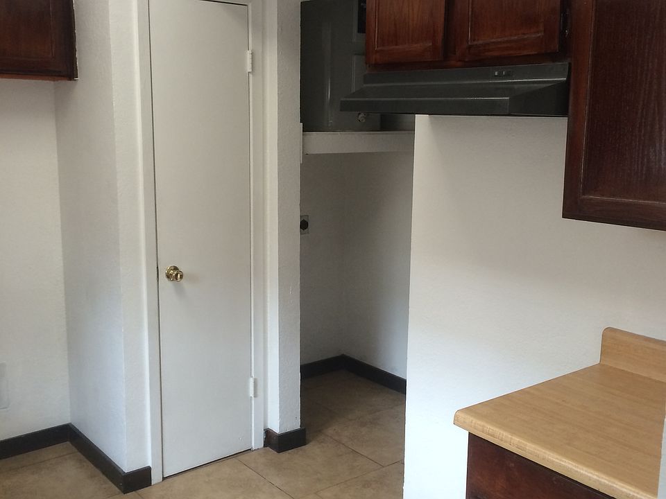 2nd image of 2705 Saint Joseph St