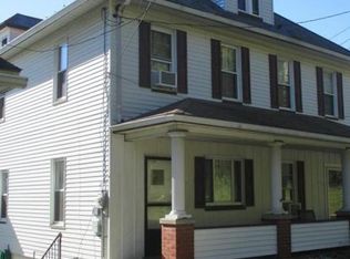 636 W Pennsylvania Ave, Pen Argyl, PA
