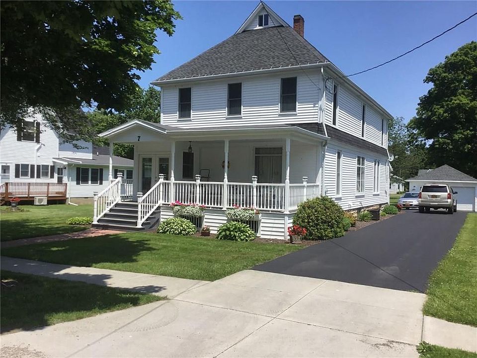 2nd image of 7 Jackson St