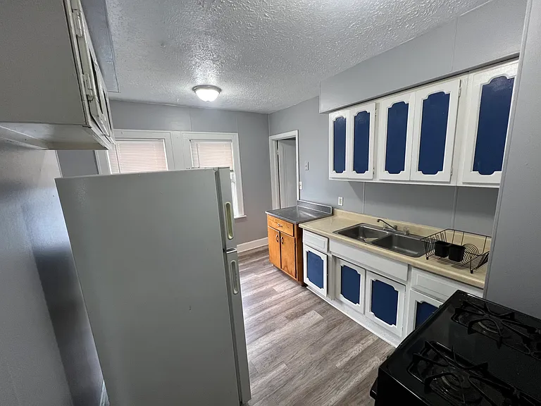 3815 W 132nd St #2 — Photo 8