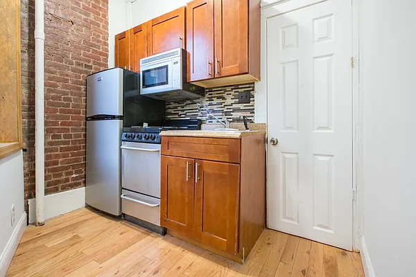 Rented by Metropolitan Property Group | media 12