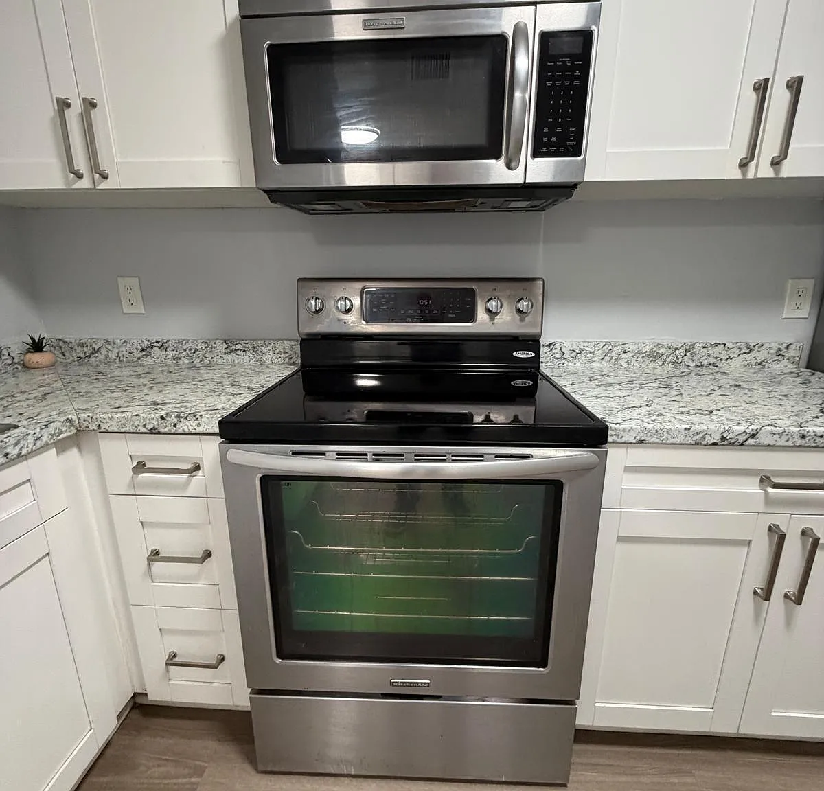 2 bed, 2.0 bath, 960 sqft, $1,900 — Photo 3