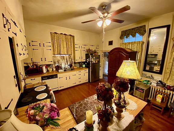 4th image of 99 Finch Ln