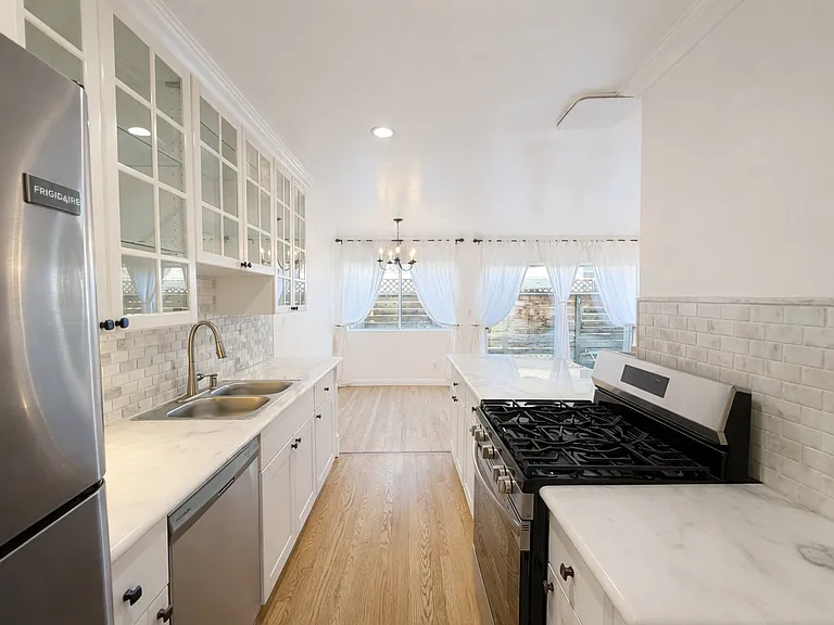 1141 19th St #B2 — Photo 16