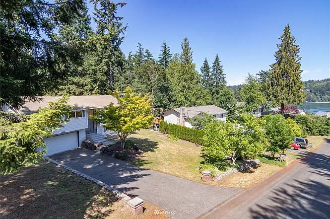 5 bed, 3250 sqft, $3,495 — Photo 2