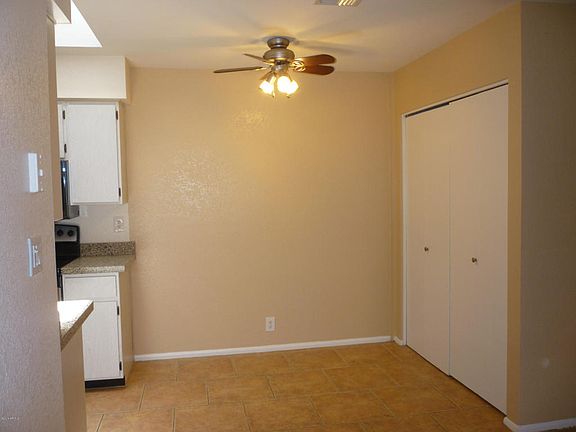5th image of 408 W Blackhawk Dr APT 6