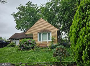 10 Quay Rd, Levittown, PA 19057