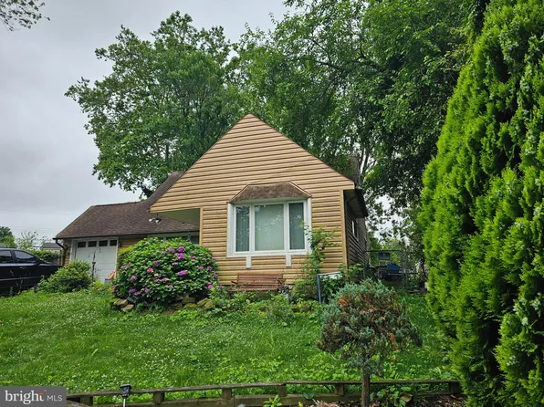 10 Quay Rd, Levittown, PA 19057