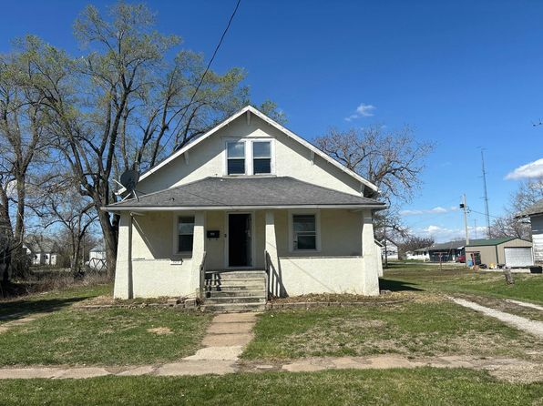 323 N 3rd St, Seymour, IA 52590