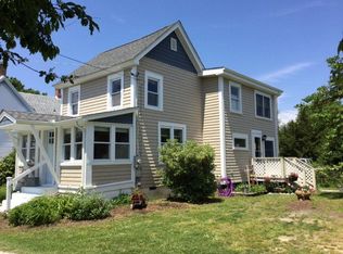6029 Tarr St, Chincoteague Island, VA 23336