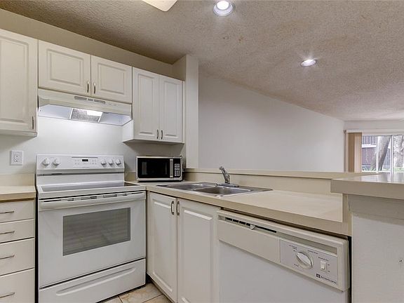 5th image of 10024 Strafford Oak Ct APT 808