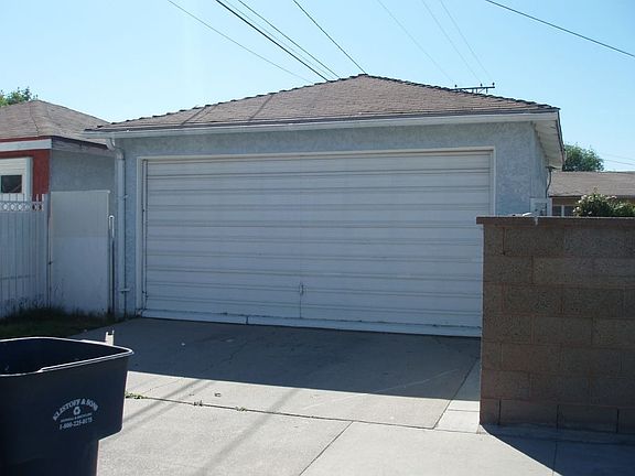 Detached Garage