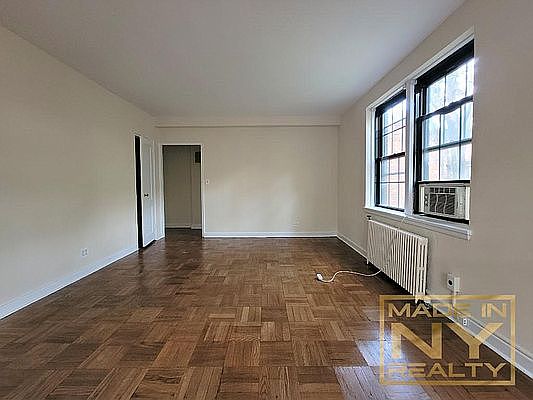 2nd image of 50-01 39th Ave #Ee43