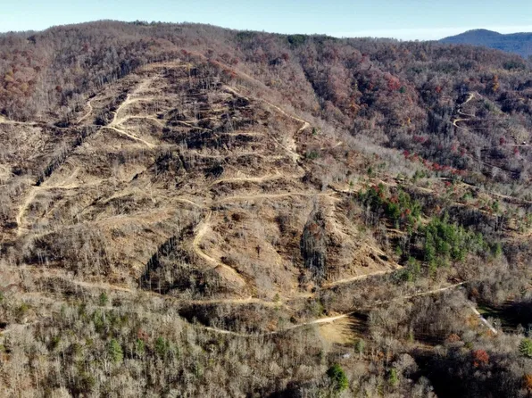 13 Stanley Creek Rd, Oneida, TN 37841