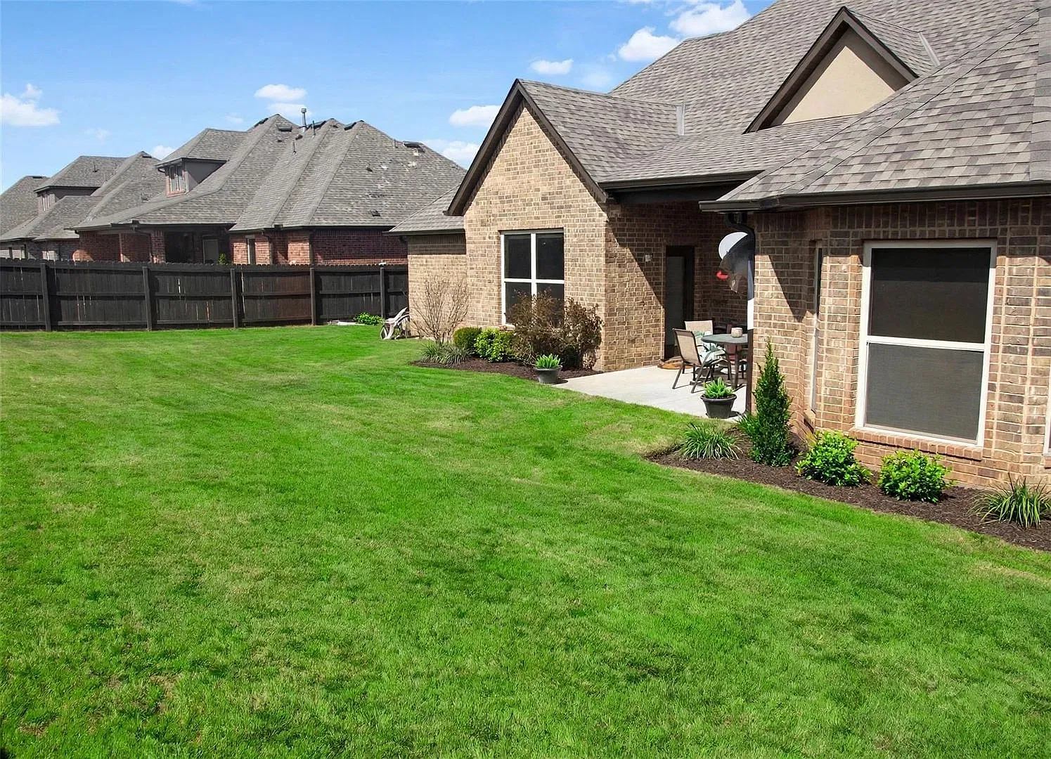 Beautiful 4-Bedroom Home in Edmond w/ 3 Car Garage Energy Efficient with Premium Features! — Photo 4