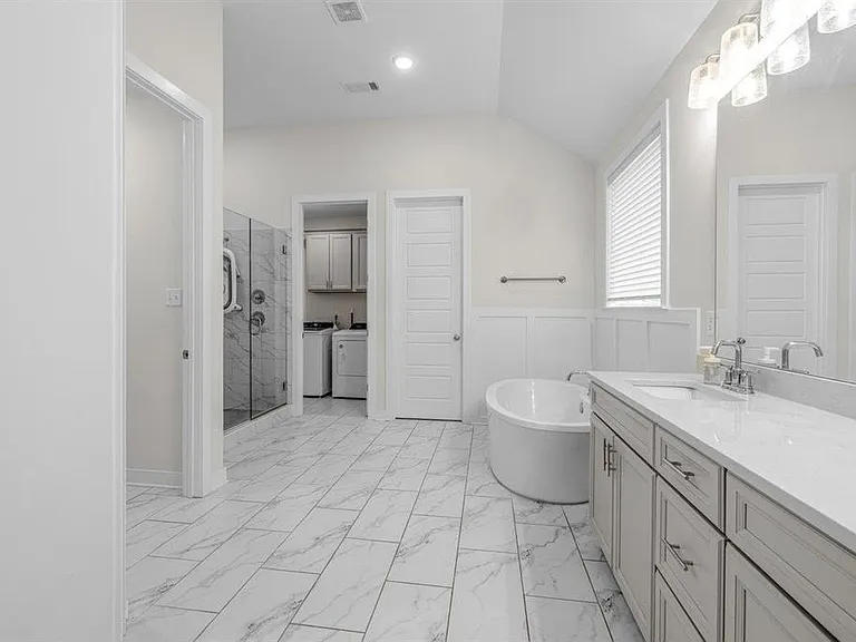 609 Yvonne Bend Dr — Photo 3