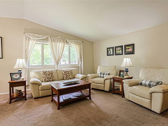 5th image of 5932 Pine Glen Ln