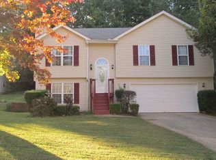 1005 Bridle Creek Dr, Flowery Branch, GA 30542