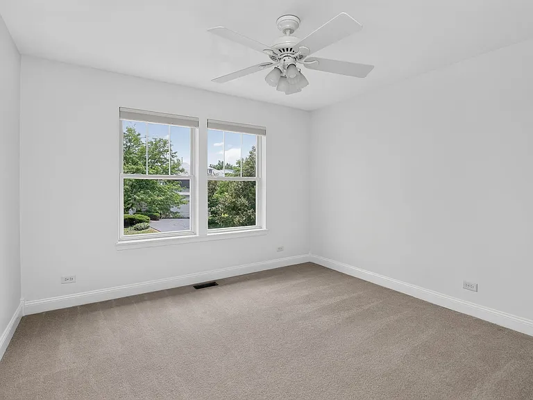 207 Tanglewood Dr — Photo 16