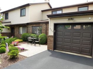 503 Barberry Ln, New Windsor, NY 12553