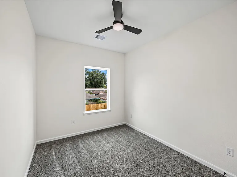 443 Hahlo St — Photo 24