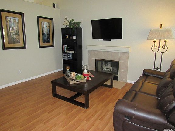 4th image of 16680 W Donovans Way