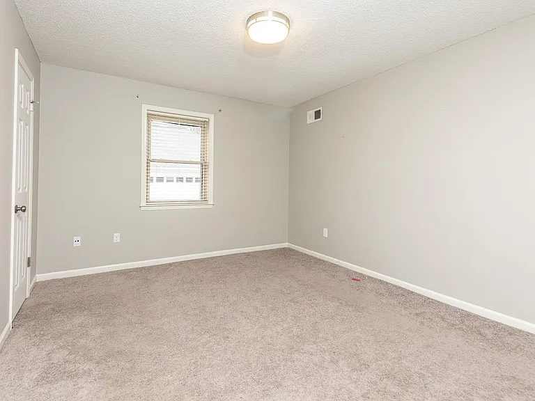 3935 N Heatherhill Dr — Photo 9