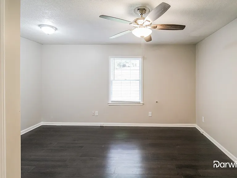 584 Cedar Ct — Photo 10