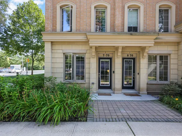 70 Hargrave Ln #7, Toronto, ON M4N 0A4