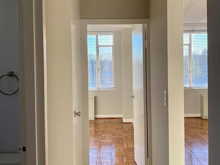 Connecticut Park Apartments — Photo 14