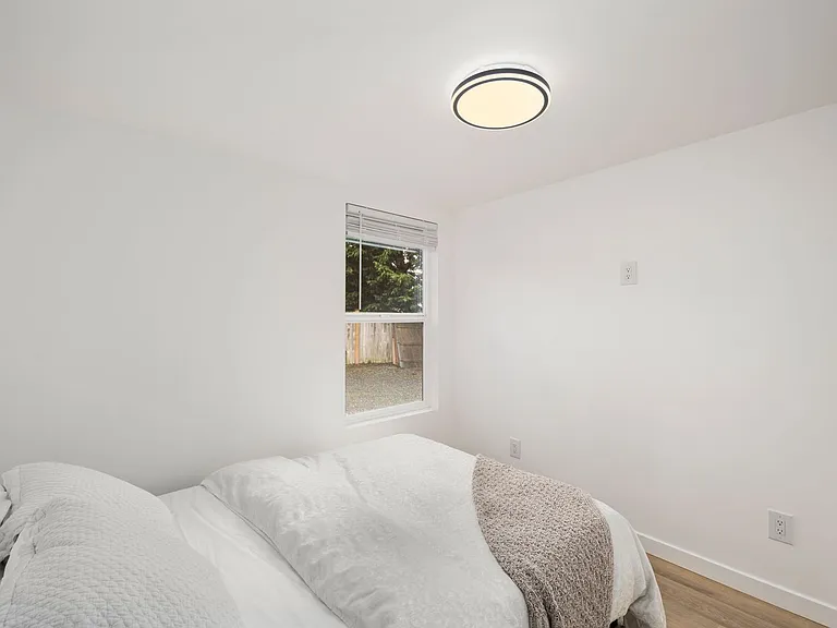 NE 147th St — Photo 31