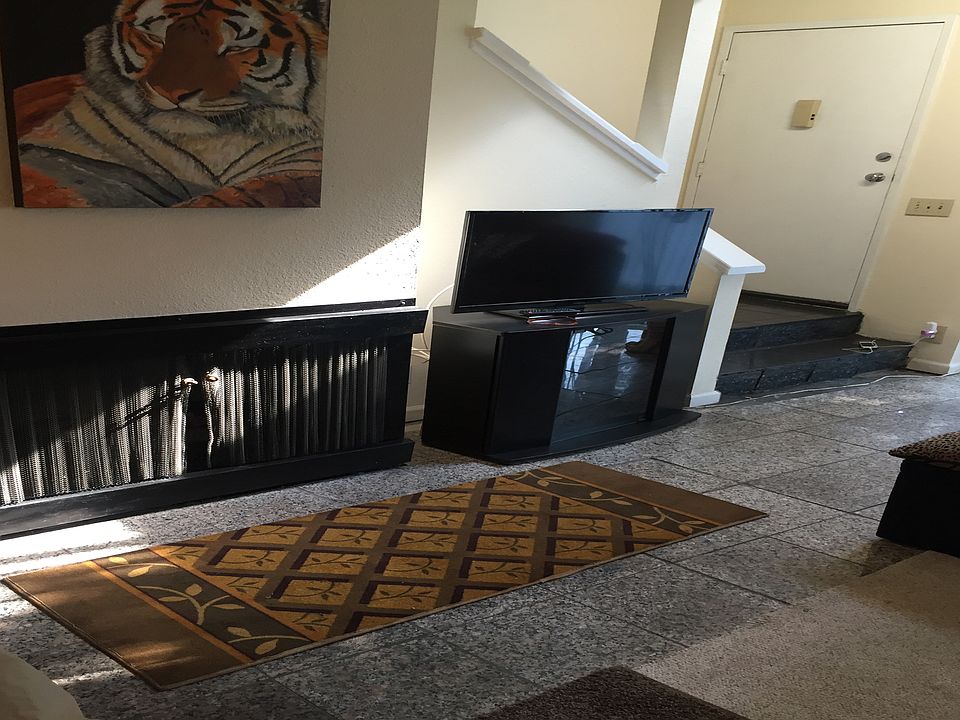 1st image of 389 Half Moon Ln APT 10