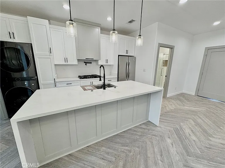 2643 Summerchase Ave #B — Photo 7