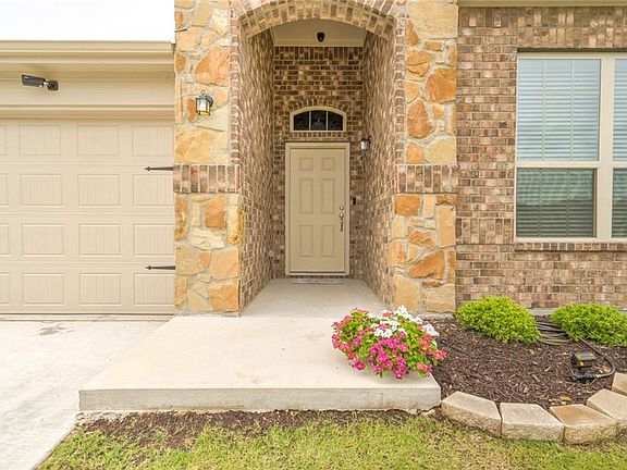 4th image of 10853 Live Oak Creek Dr