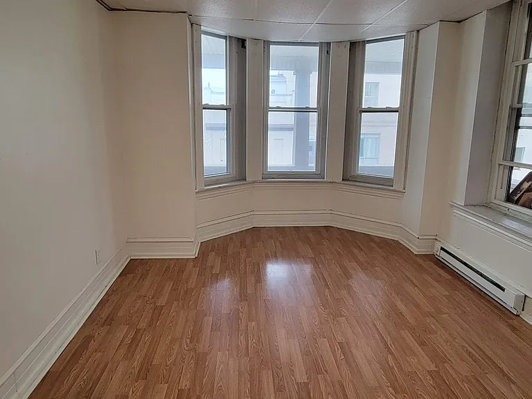 Main 511 — Photo 13