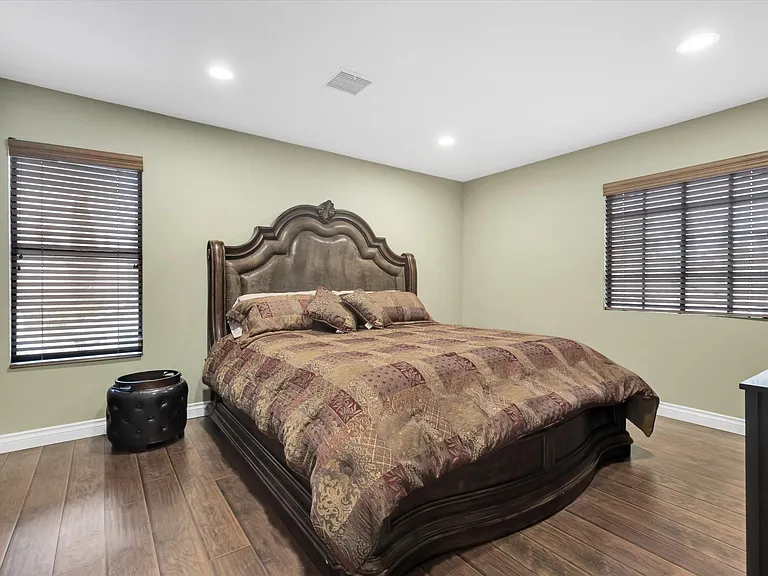 2929 Pleasant Lake Dr — Photo 20