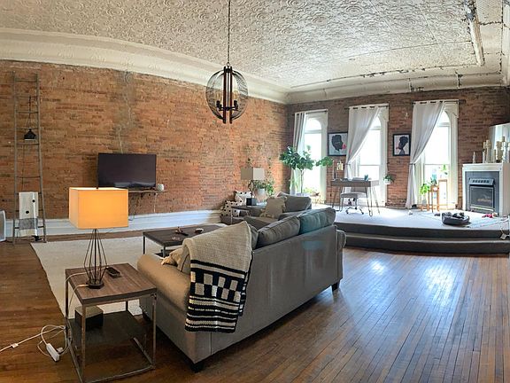 2nd image of 7 Lincolnway #2