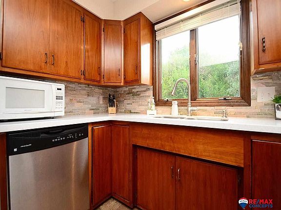 3rd image of 6201 Chiswick Ct