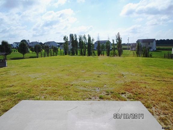 4th image of 218 Reba Dr