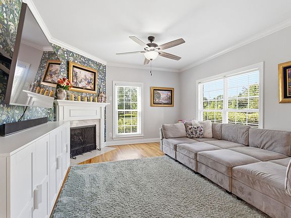 4th image of 13535 Versailles Rd